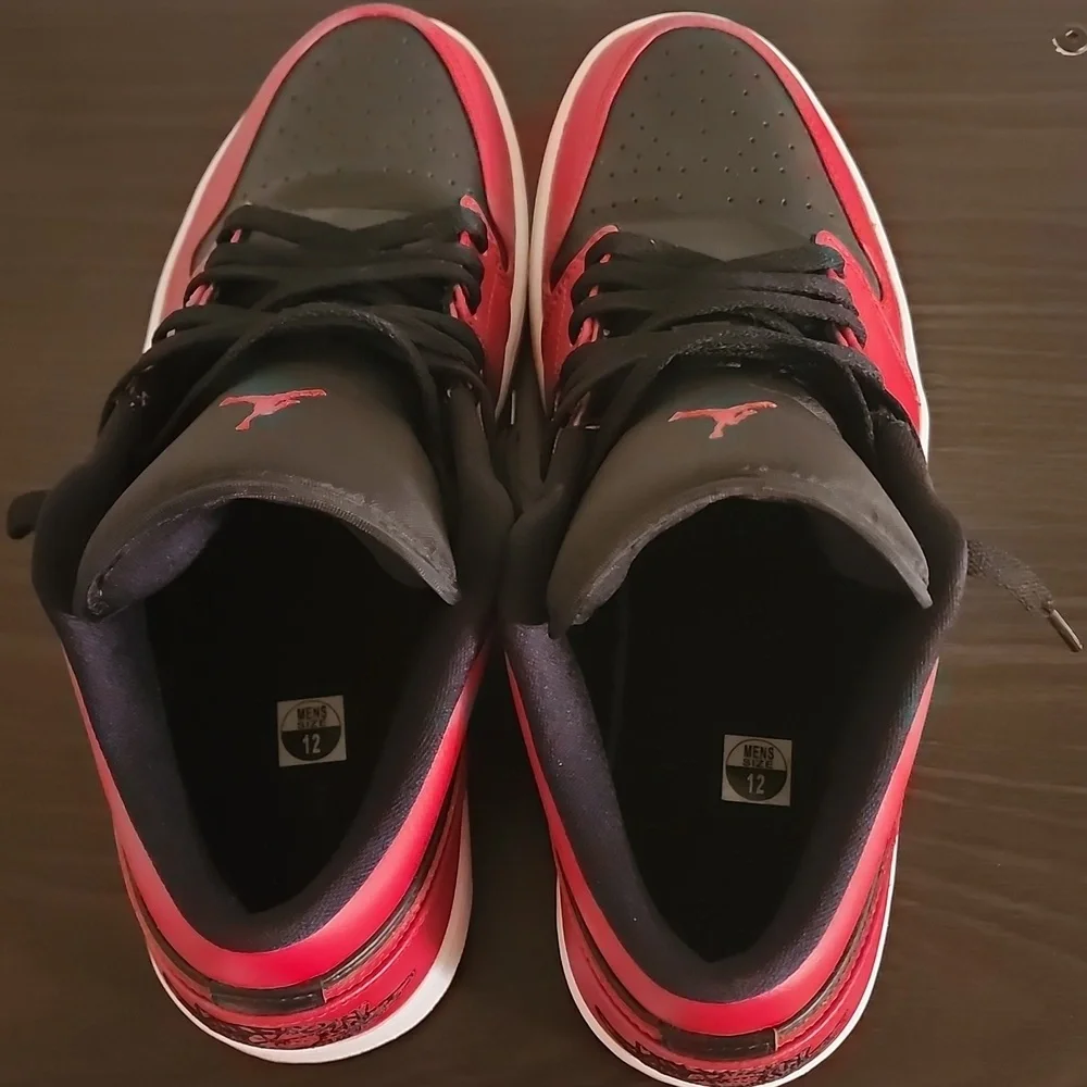 Jordan 1 Low "REVERSE BRED" - Picture 8 of 10